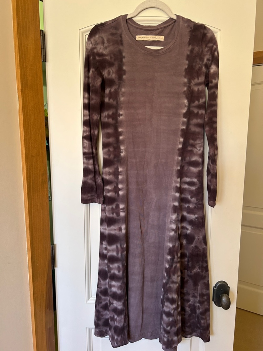 Raquel Allegra Long-Sleeve Tie-Dye Maxi Dress in Mauve Plum